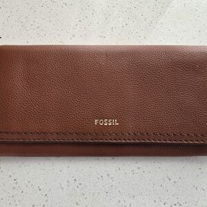 FOSSIL BROWN LEATHER WALLET